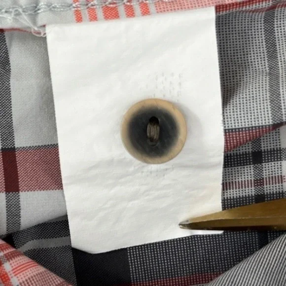 Prana Short Sleeve Button Up Shirt Mens Size Large Plaid Red Gray Pocket Casual - Picture 4 of 7